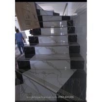 Gạch cầu thang khắc kim vàng sang trọng mới nhất