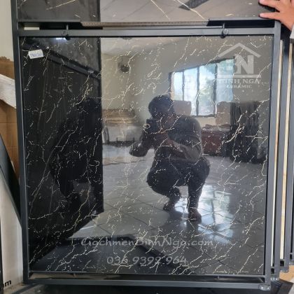 Gạch bóng kiếng đen nhũ vàng 80x80 nhập khẩu 8802 