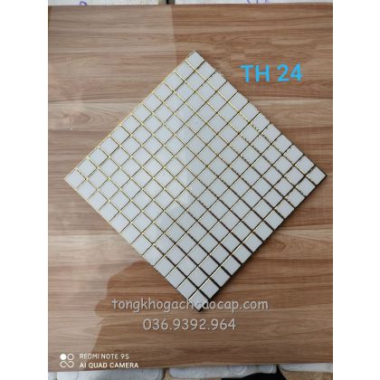 Gạch trang trí phòng tắm sang trọng 30x30 nhũ vàng caro 