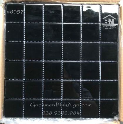 Gạch trang trí Mosaic thủy tinh màu đen giá rẻ 48057